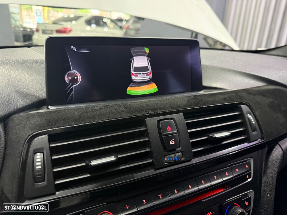 BMW 320 d Pack M - 15