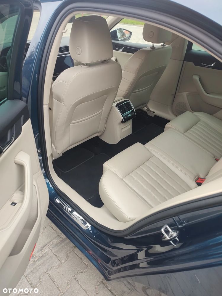 Skoda Superb 2.0 TDI 4x4 L&K DSG - 12