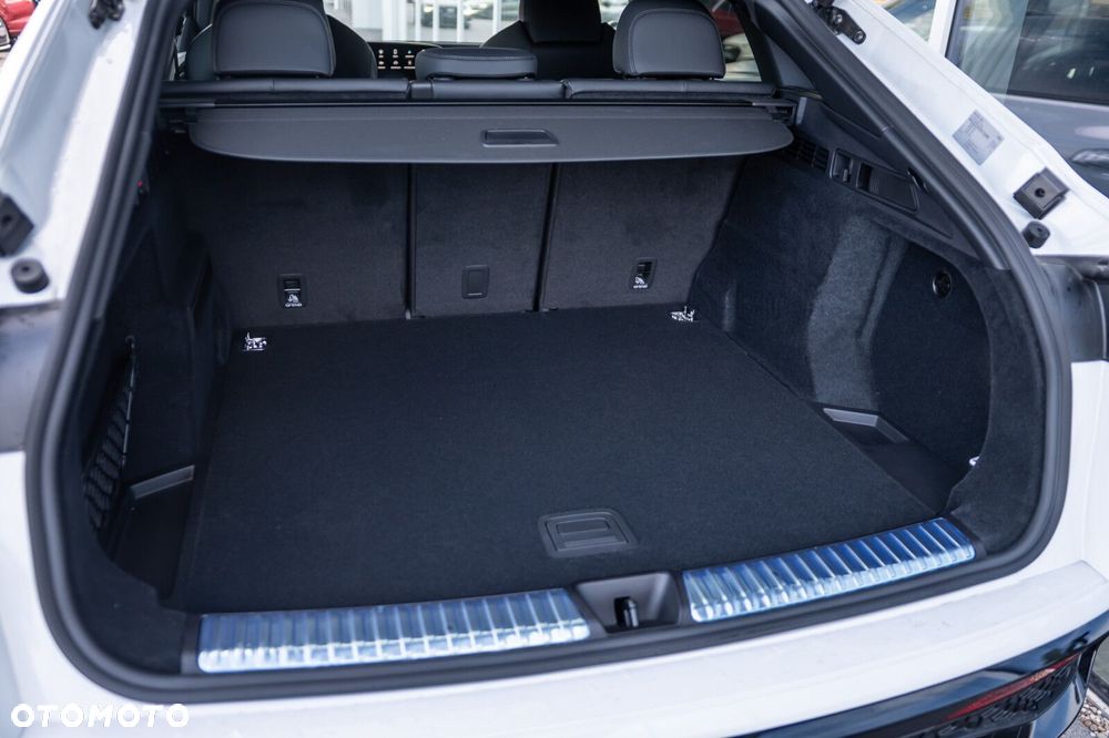 Audi Q5 Sportback - 11