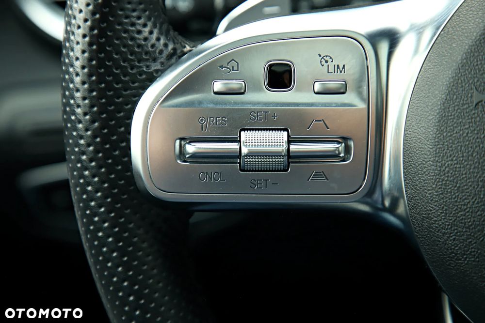 Mercedes-Benz GLC - 27