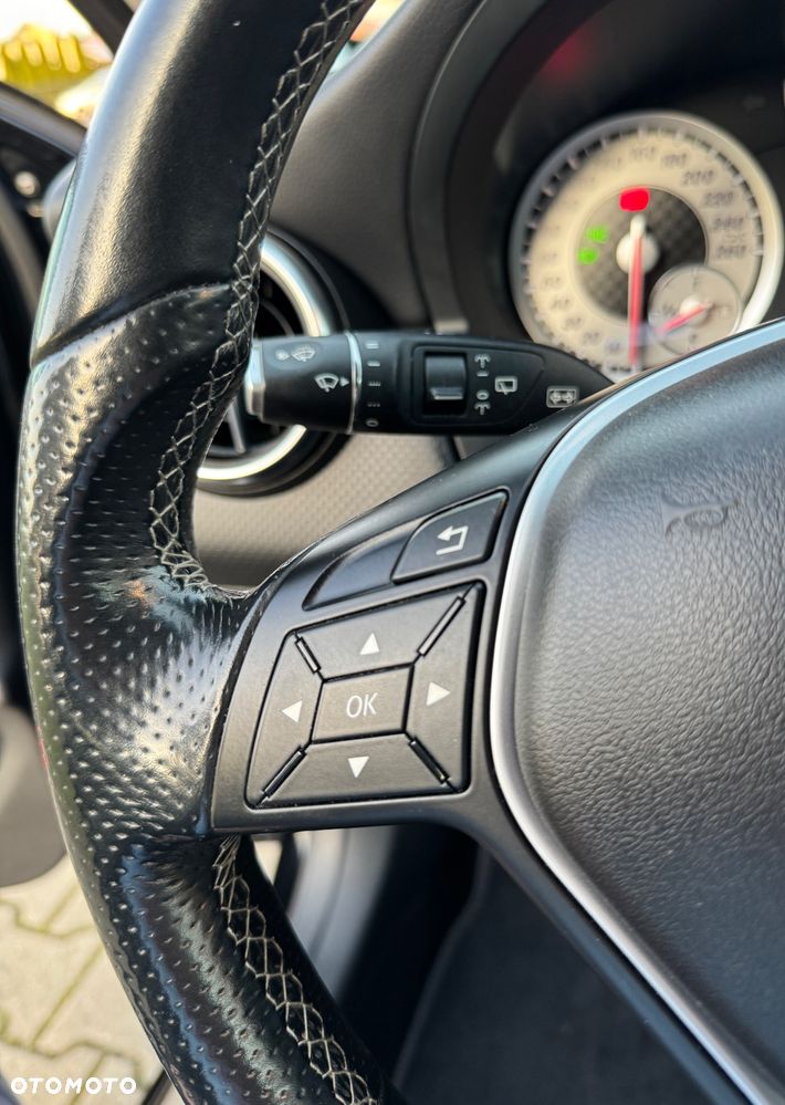 Mercedes-Benz Klasa A 180 Activity Edition - 21