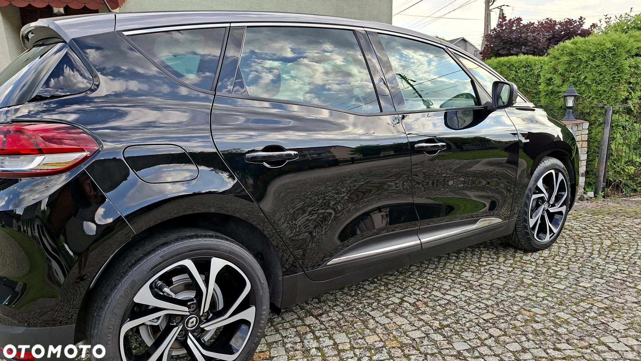 Renault Scenic ENERGY dCi 130 Euro 6 S&S Bose Edition - 17