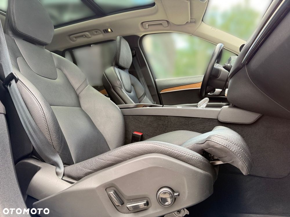 Volvo XC 90 - 24