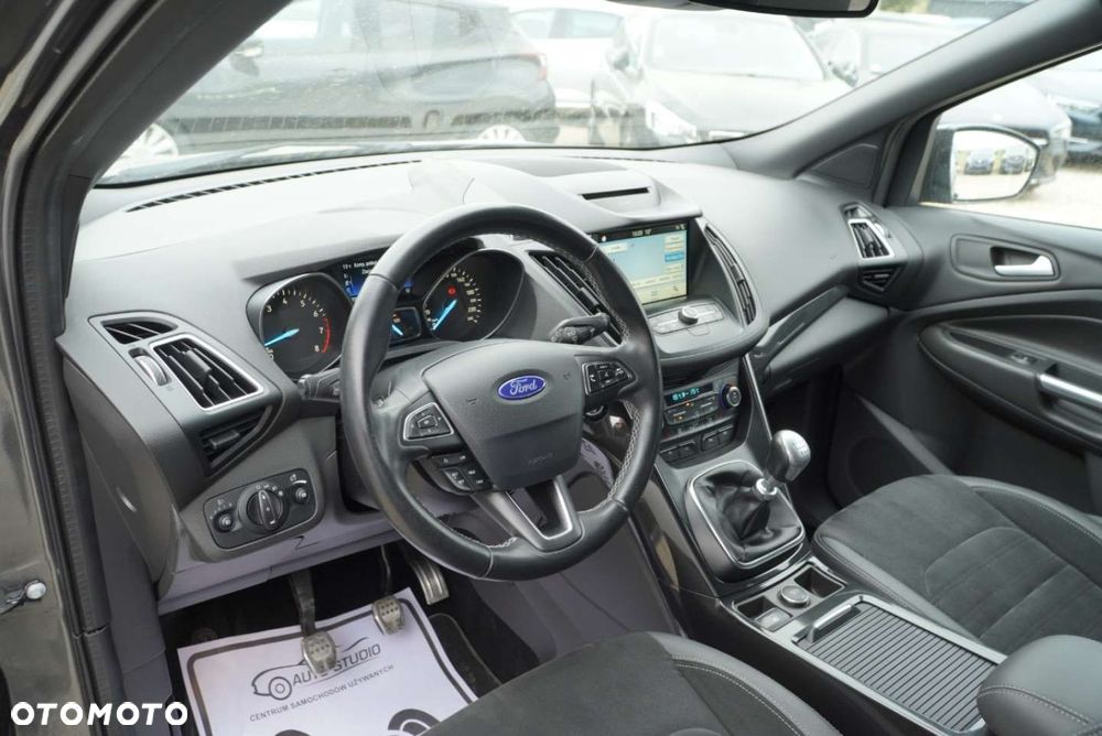 Ford Kuga 1.5 EcoBoost 2x4 ST-Line - 12