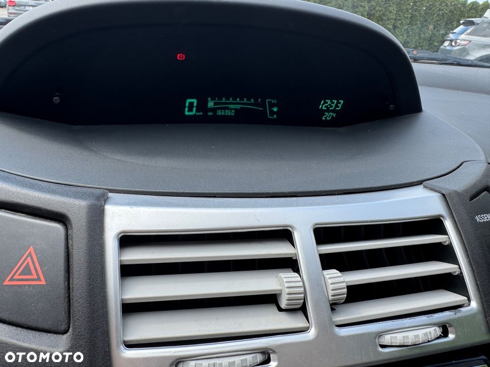 Toyota Yaris 1.0 VVT-i Sol - 13