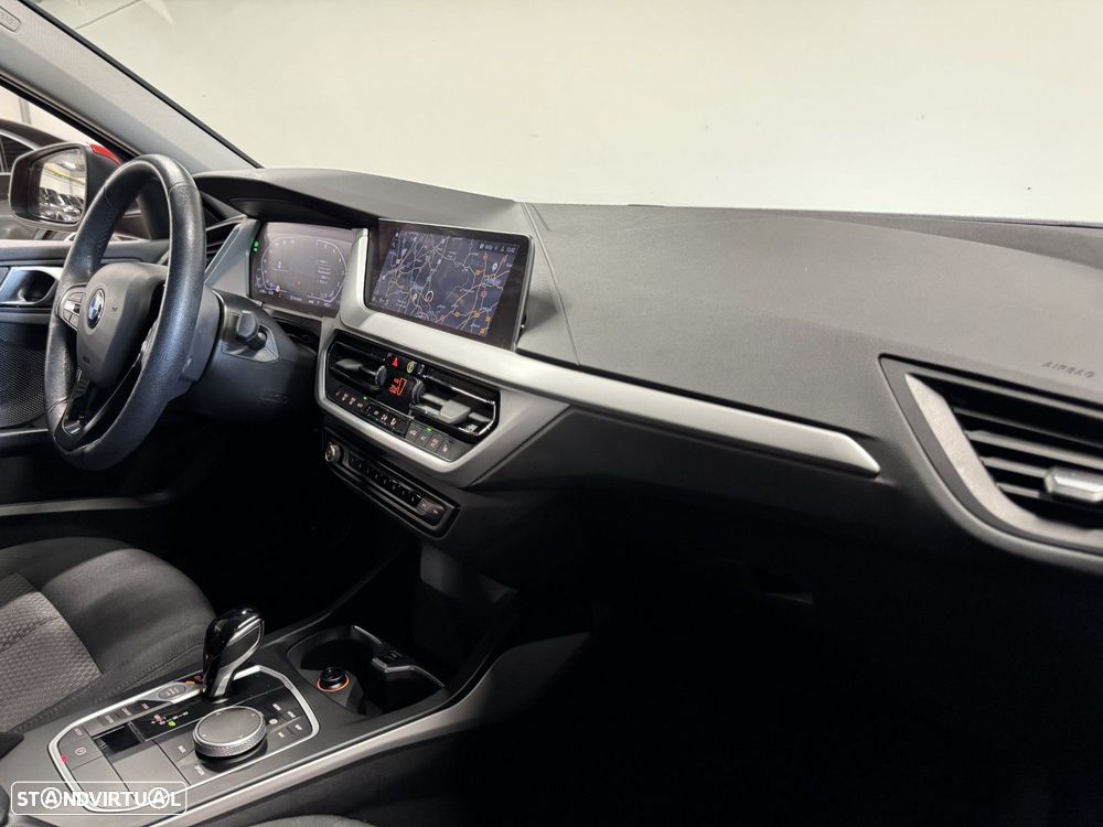 BMW 118 i Line Sport Auto - 26