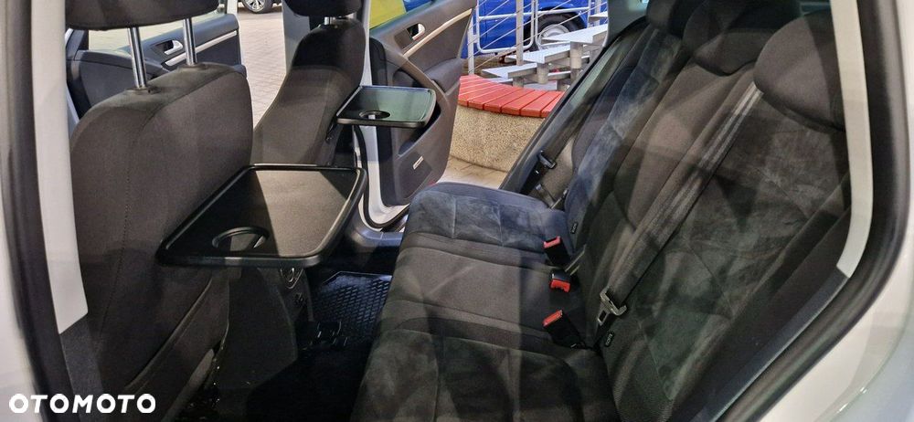 Volkswagen Tiguan - 23