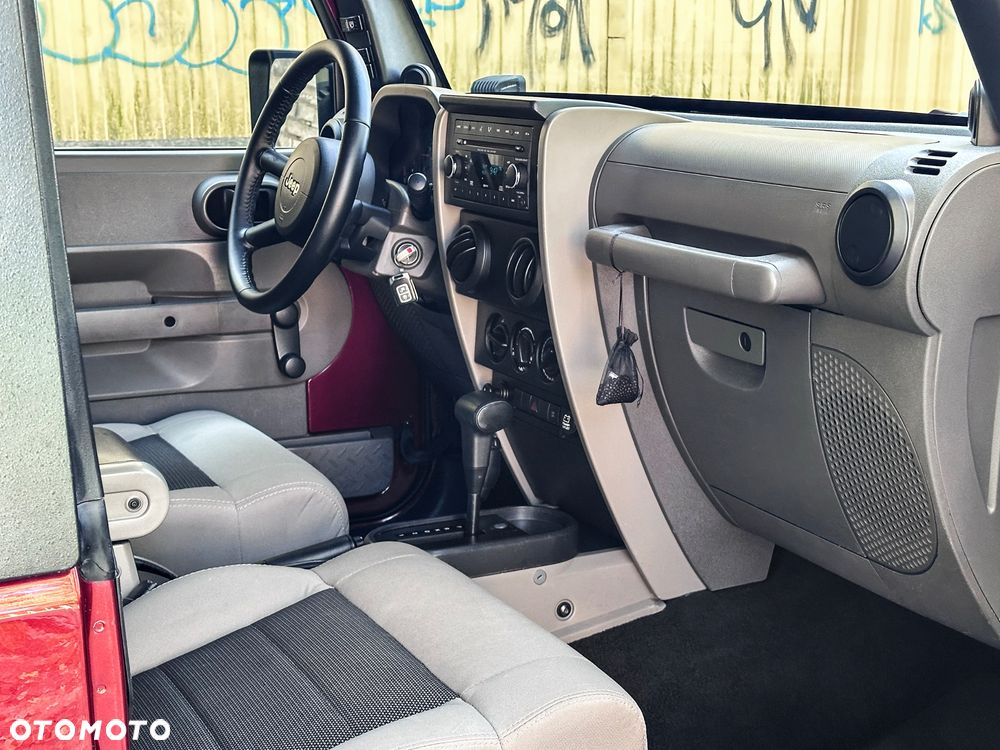 Jeep Wrangler - 8
