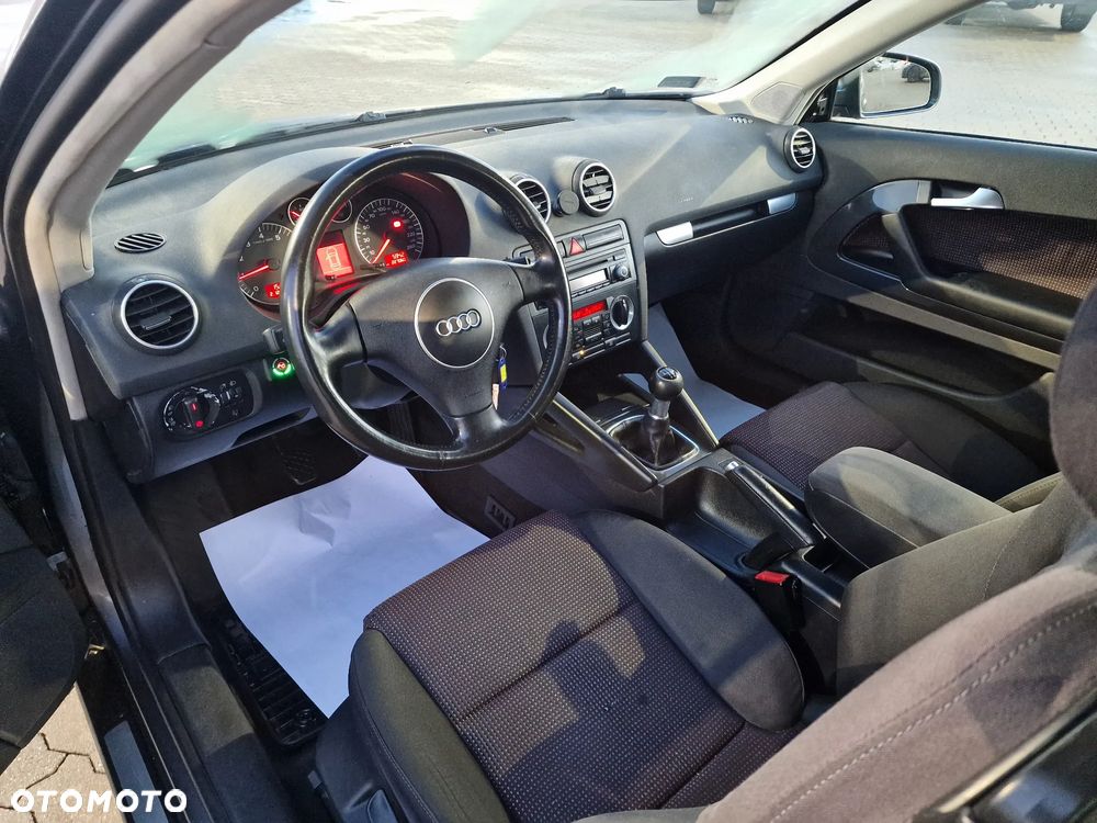 Audi A3 3-drzwiowe 1.6 Attraction - 6