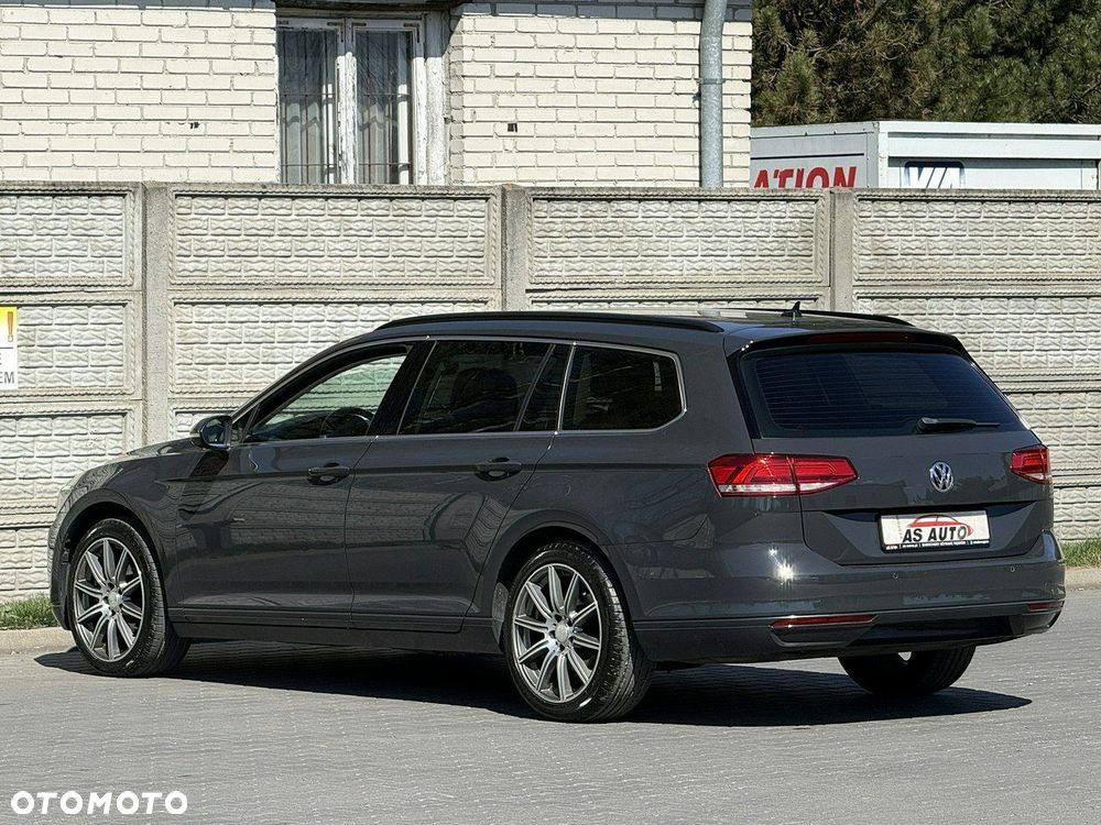 Volkswagen Passat - 38