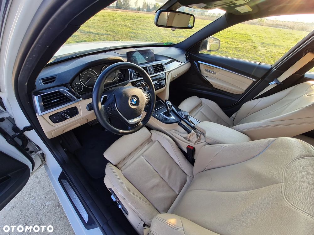 BMW Seria 3 330i Edition Luxury Line Purity - 12