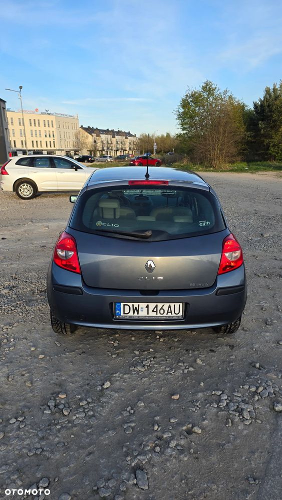 Renault Clio 1.4 16V Expression - 10