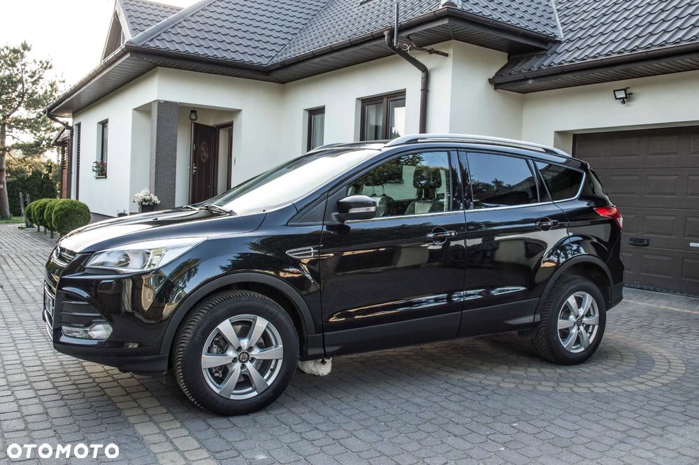 Ford Kuga 2.0 TDCi 2x4 Titanium - 4
