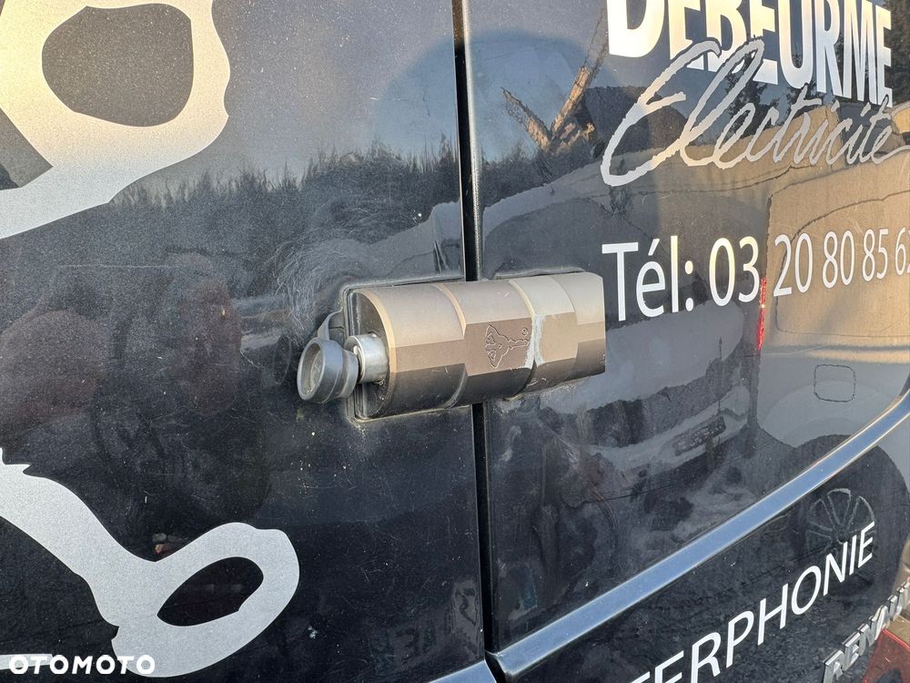 Renault Trafic 2.0 DCI Klimatyzacja! Mały przebieg! - 17