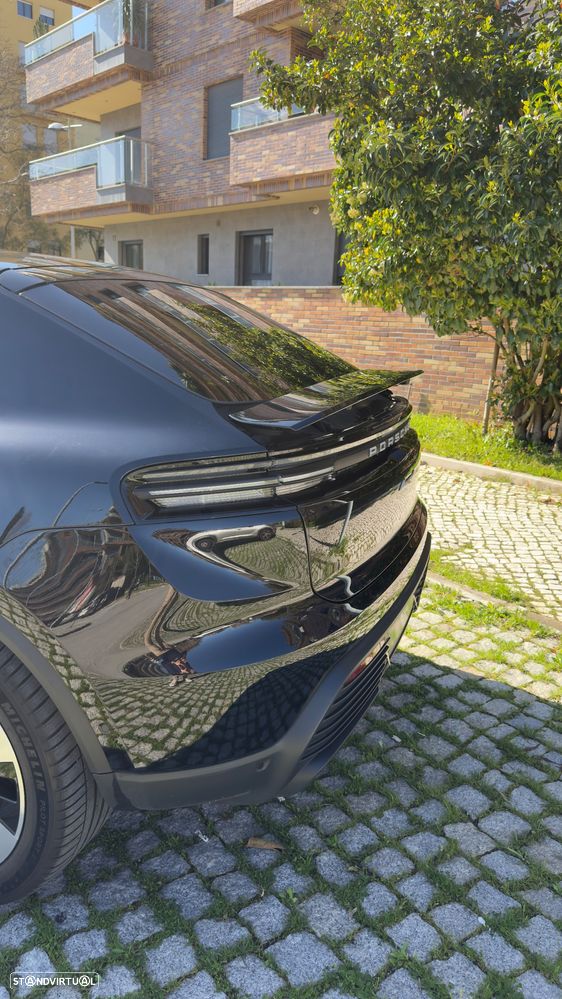 Porsche Macan Electric 4 - 7