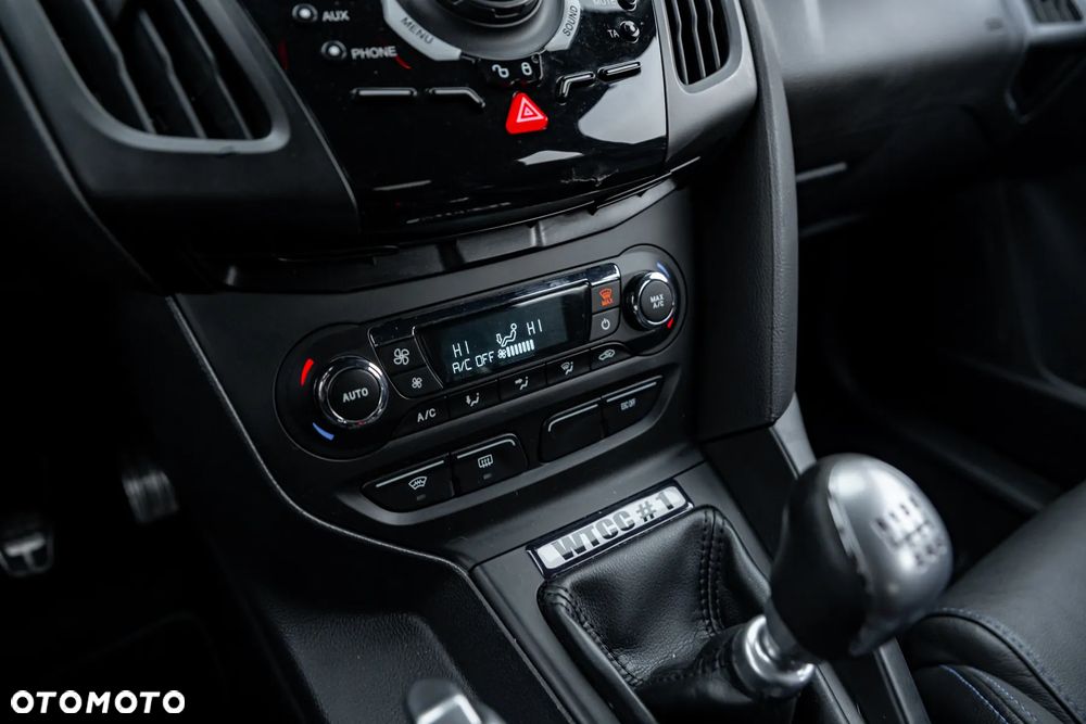 Ford Focus 2.0 EcoBoost ST mit Leder-Sport-Paket - 28