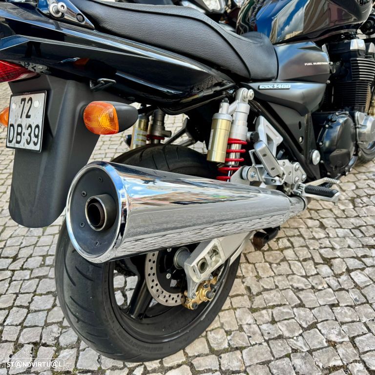 Suzuki GSX 1400 - 15