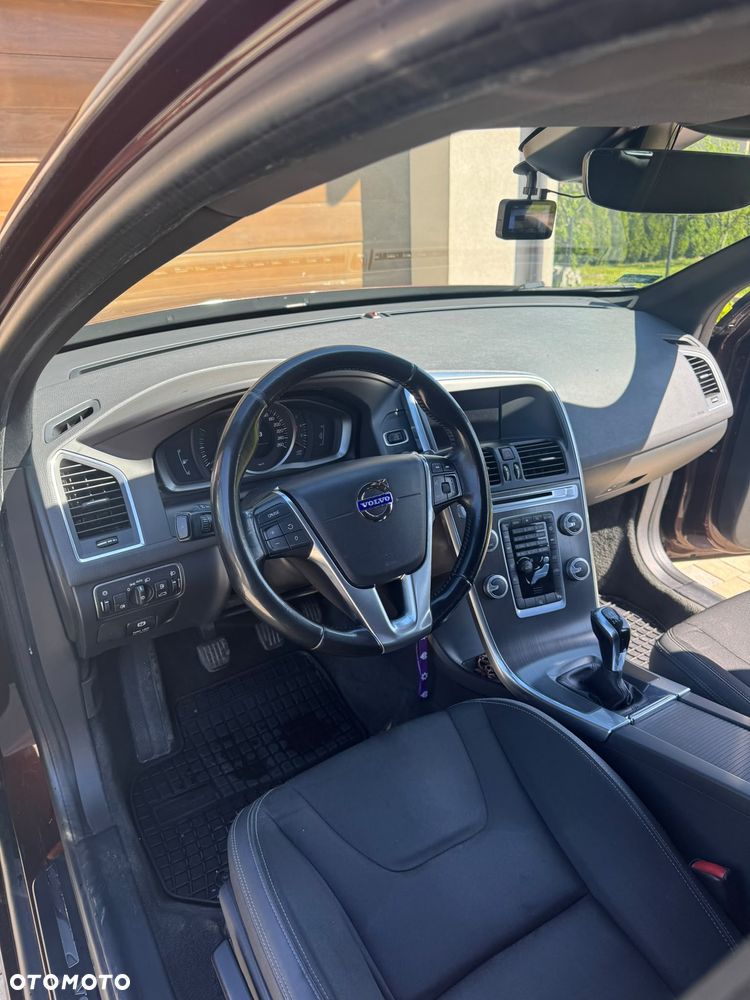 Volvo XC 60 D4 Momentum - 9