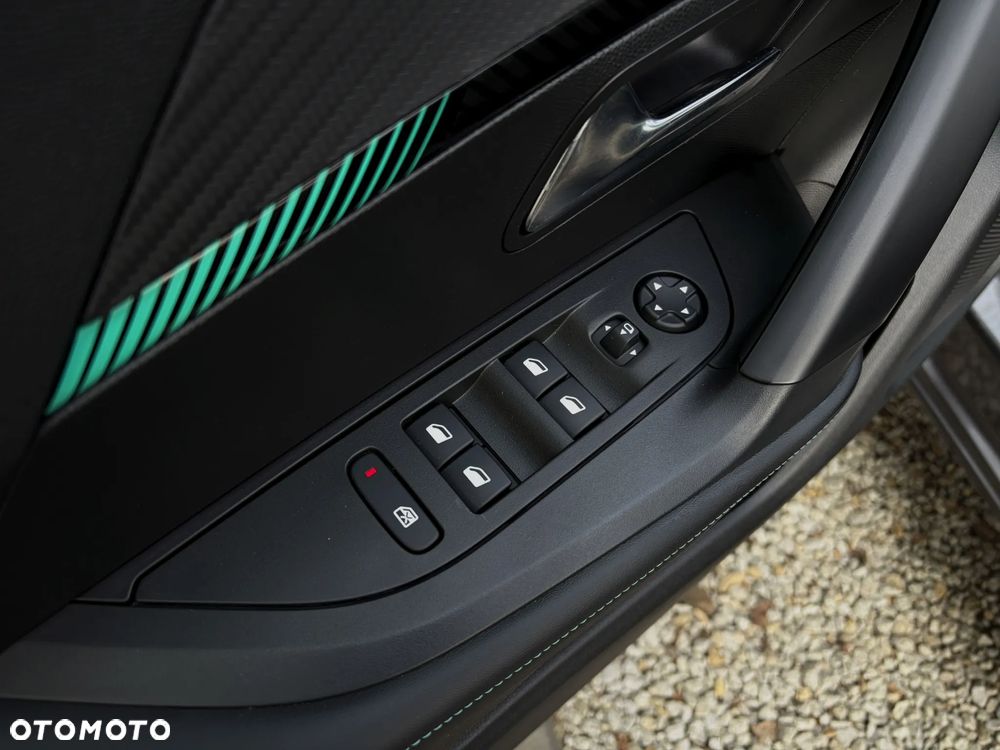 Peugeot 2008 1.2 PureTech Allure Pack S&S - 32