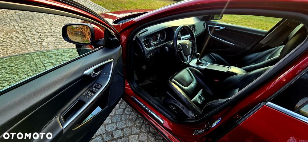 Volvo V60 D4 R-Design Summum - 8