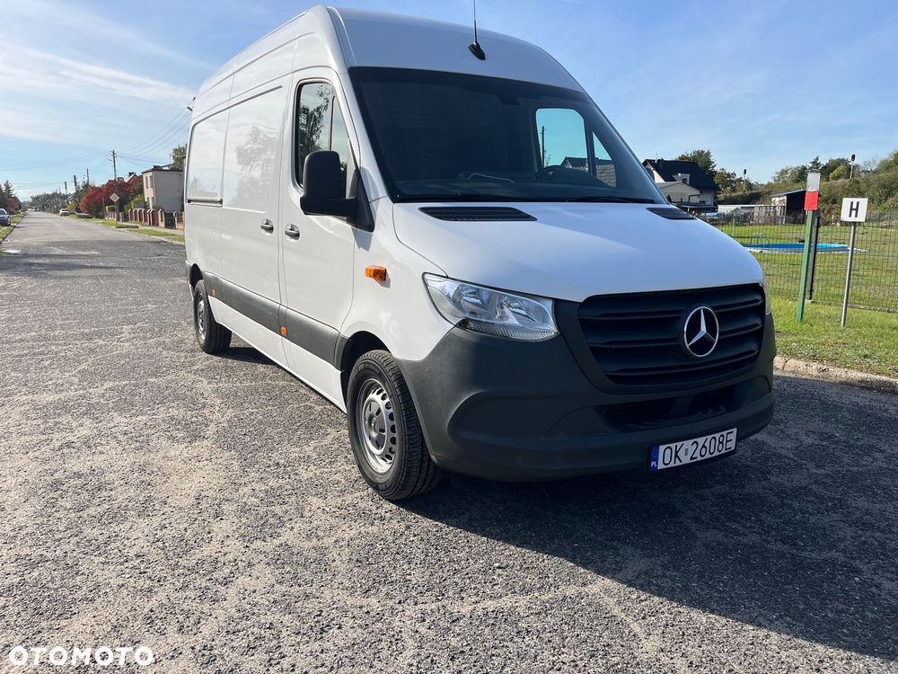Mercedes-Benz Sprinter - 2