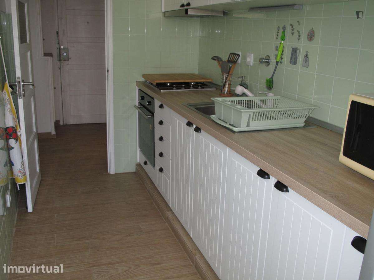 Apartamento com 1 quartos - localizado em Sete Rios Lisbon - Grande imagem: 3/7