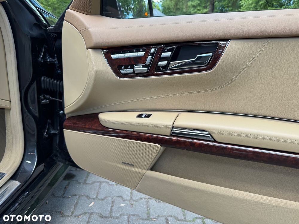 Mercedes-Benz CL 500 4-Matic BlueEff - 38