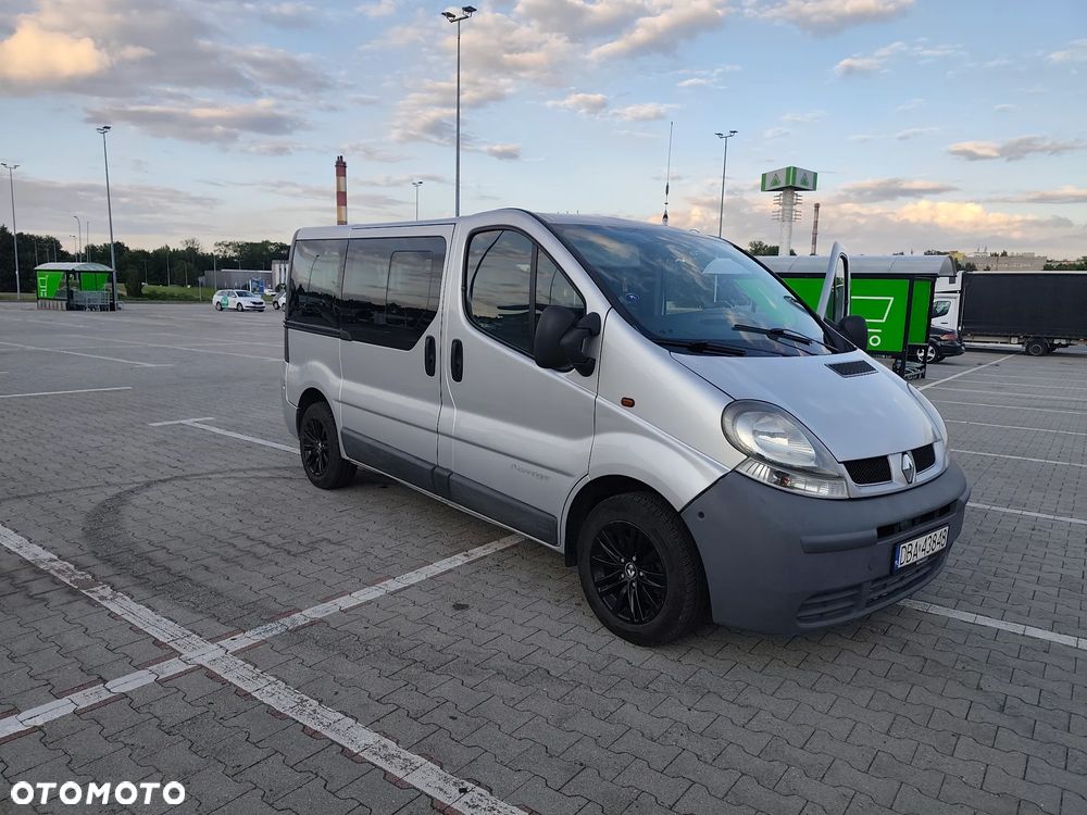Renault Trafic Passenger - 1