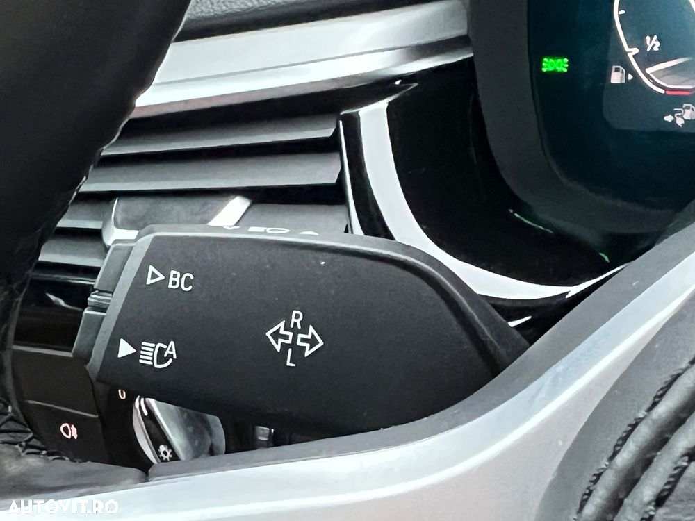 BMW Seria 5 530e Aut. Luxury Line - 40