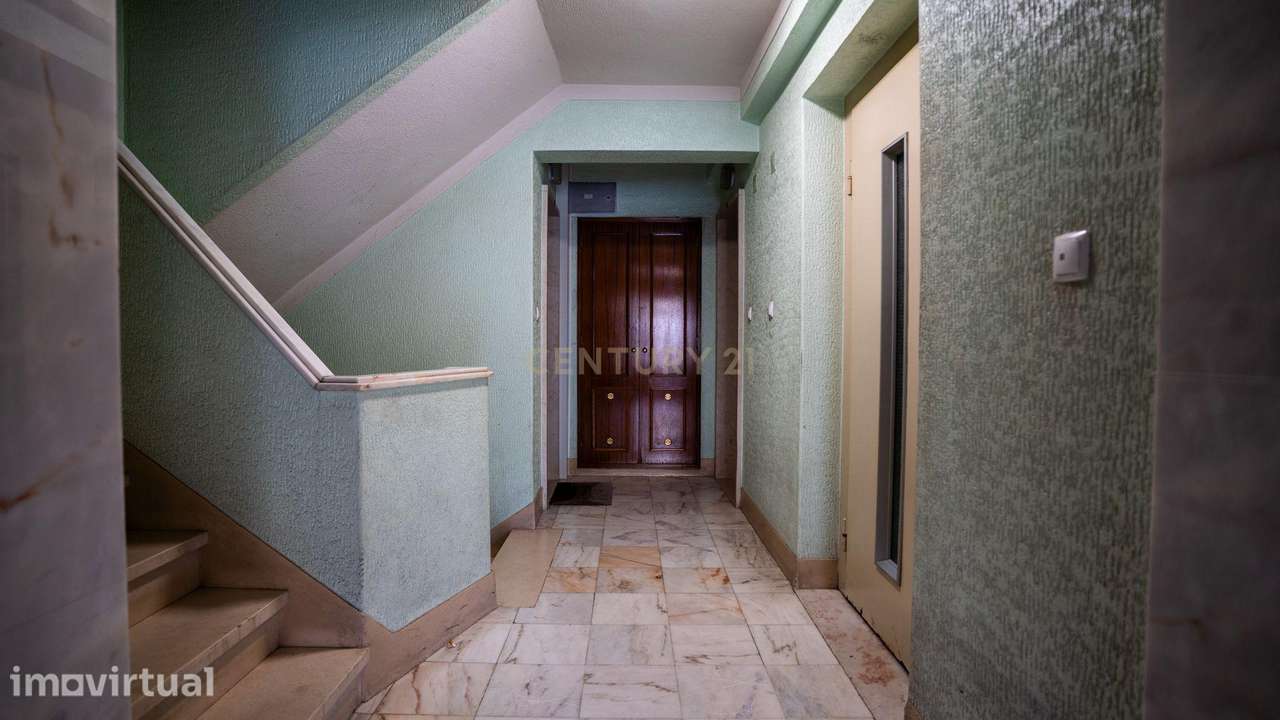 Investimento - T1 de 70 m² no Cacém - Grande imagem: 4/10