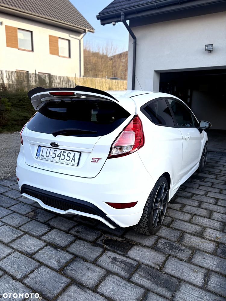 Ford Fiesta 1.6 EcoBoost mit Leder-Sport-Paket ST - 2