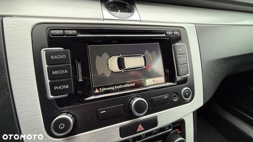 Volkswagen Passat 2.0 TDI BlueMotion Technology Exclusive - 39