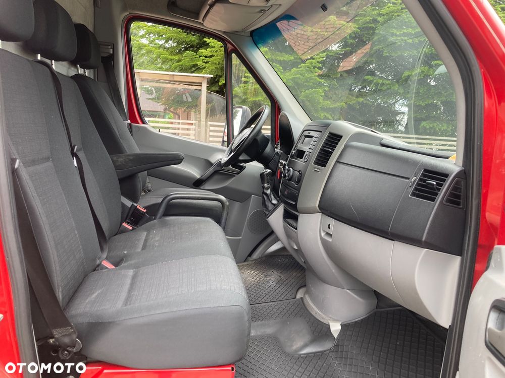 Mercedes-Benz Sprinter - 12