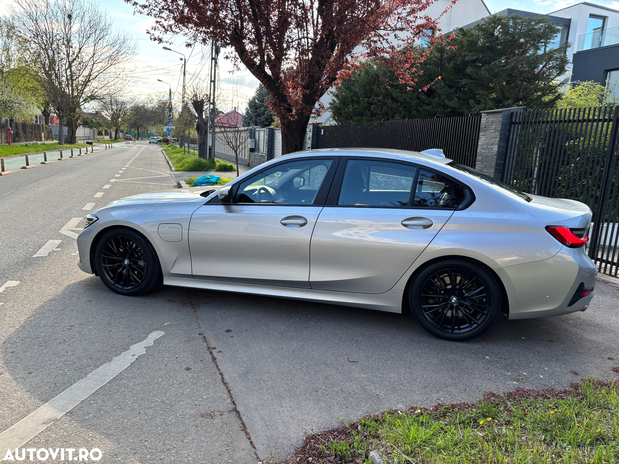 BMW Seria 3 330e Aut. Sport Line - 6