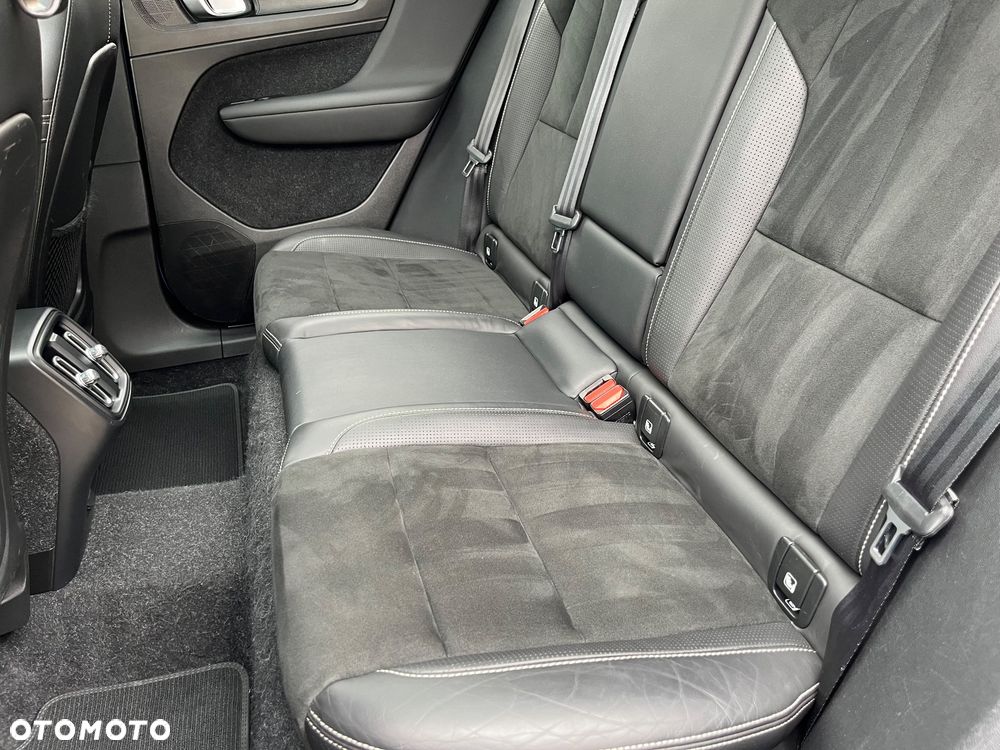 Volvo XC 40 T4 AWD R-Design - 32