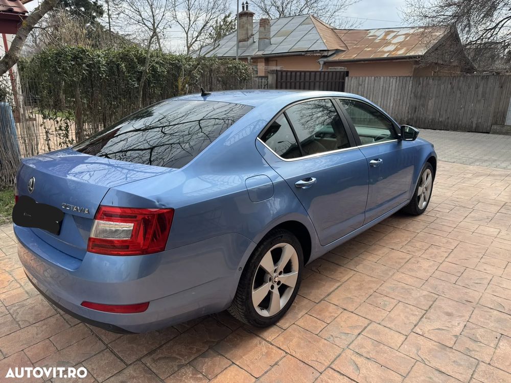 Skoda Octavia 2.0 TDI STYLE DSG - 3