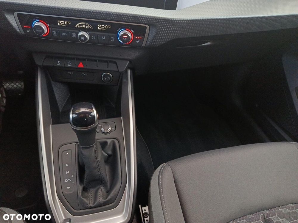Audi A1 Sportback 35 TFSI Advanced S tronic - 24