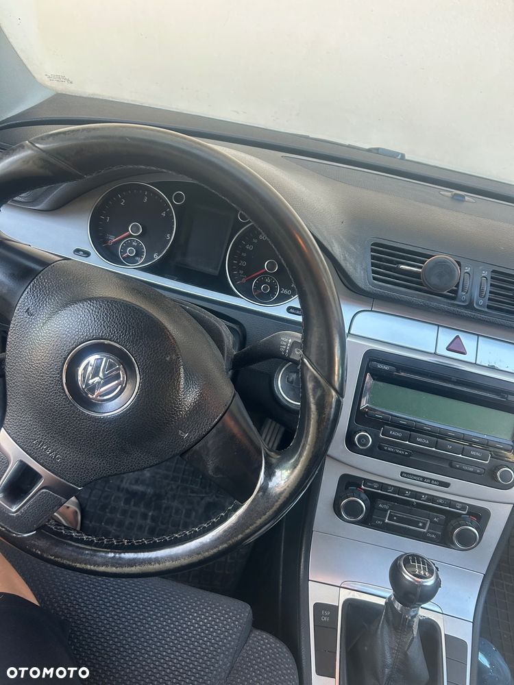 Volkswagen Passat 2.0 TDI Comfortline - 6