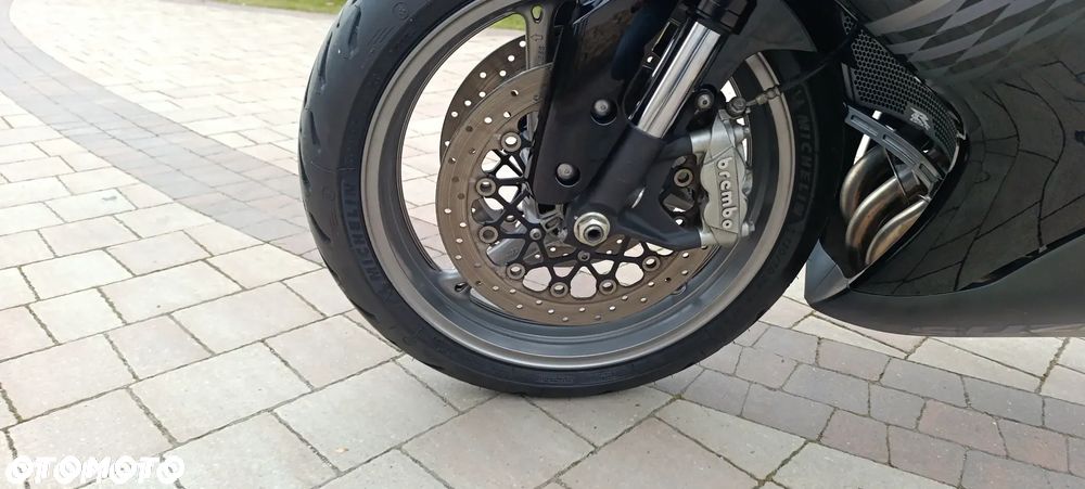 Suzuki GSX - 39