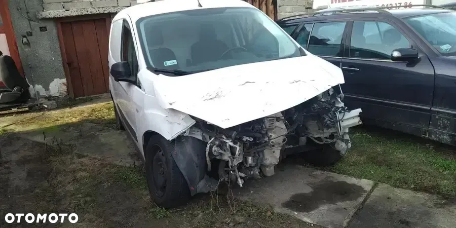 Ford transit courier - 2