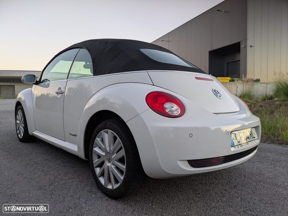 VW New Beetle - 14