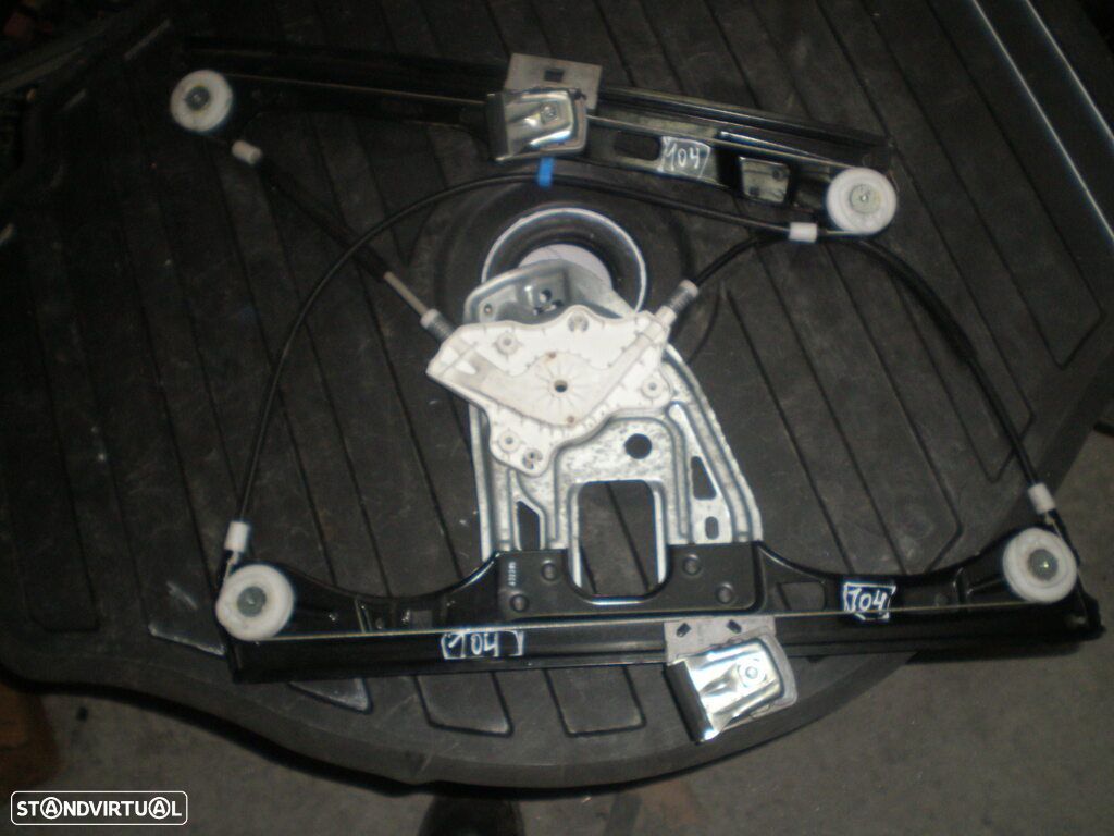 Elevador Sem Motor A2037202946 MERCEDES W203 2004 4P FE - 1