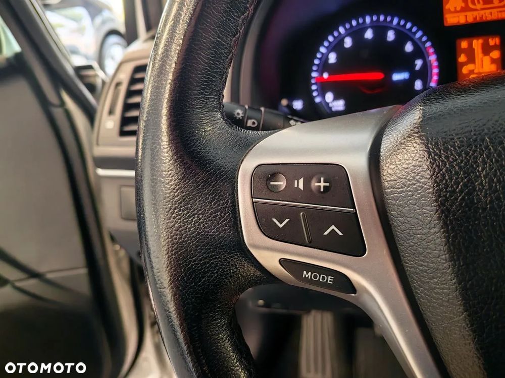 Toyota Avensis 1.8 Sol - 11