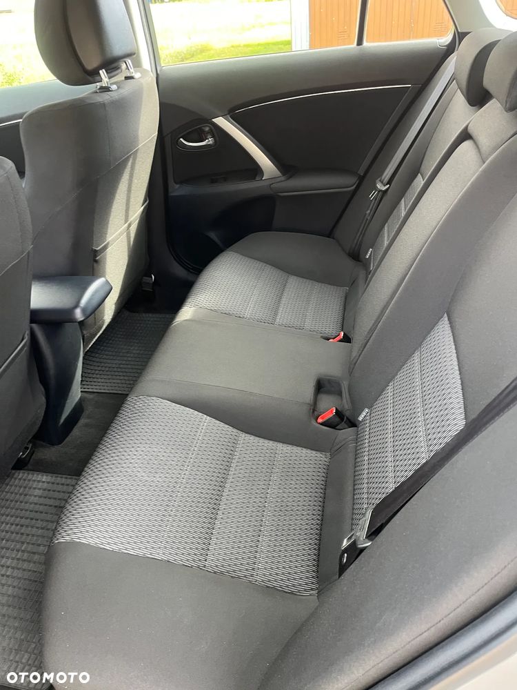 Toyota Avensis 1.8 Sol EU5 - 21