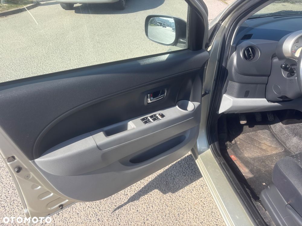 Daihatsu Sirion 1.3 - 28