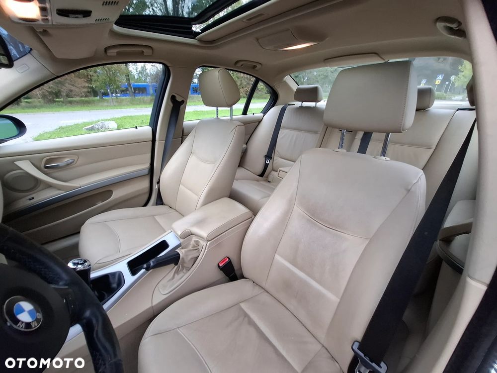 BMW Seria 3 320d - 12
