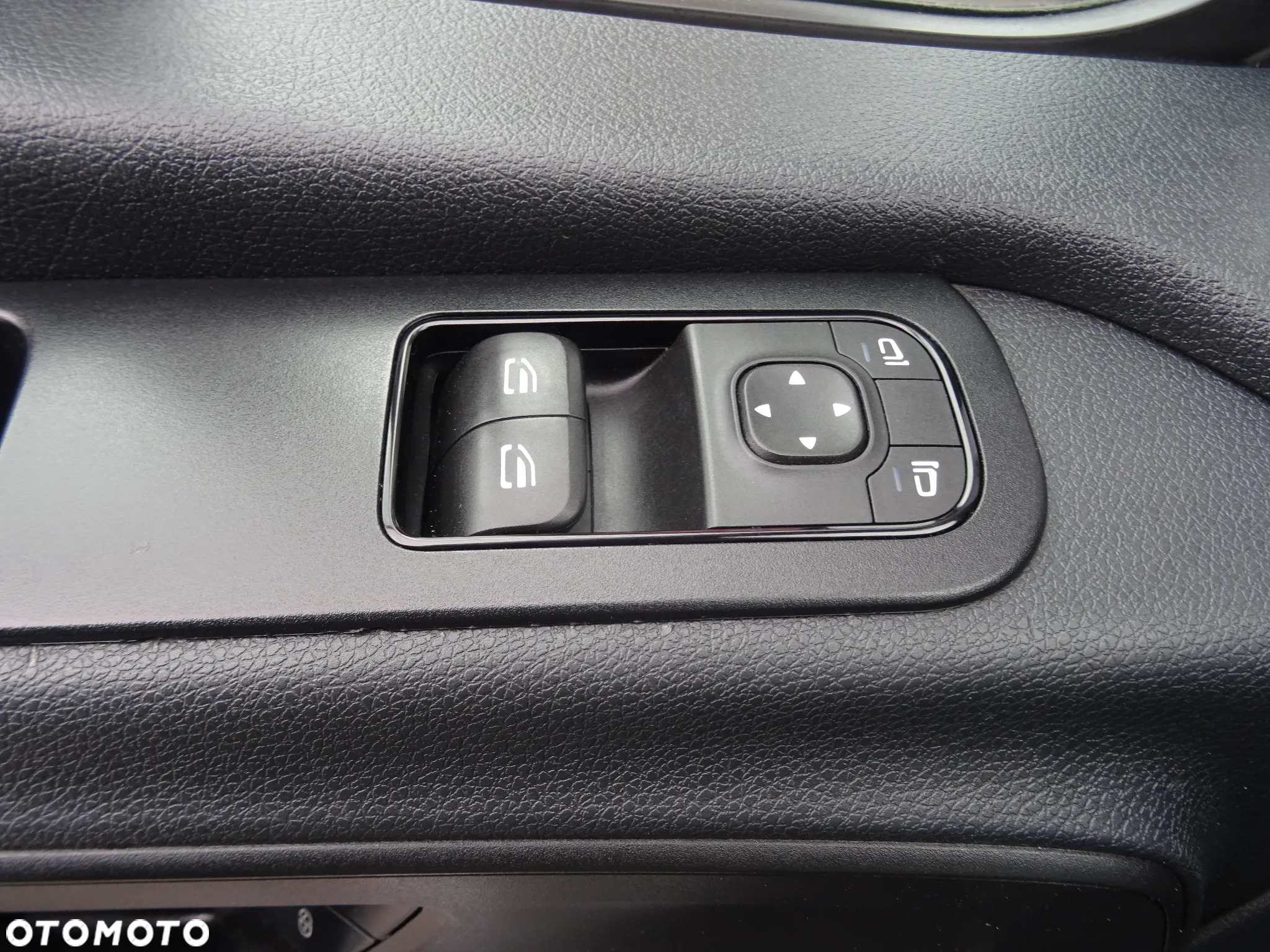 Mercedes-Benz SPRINTER - 20