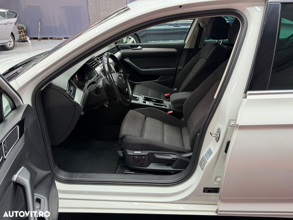 Volkswagen Passat 2.0 TDI DSG Highline - 10