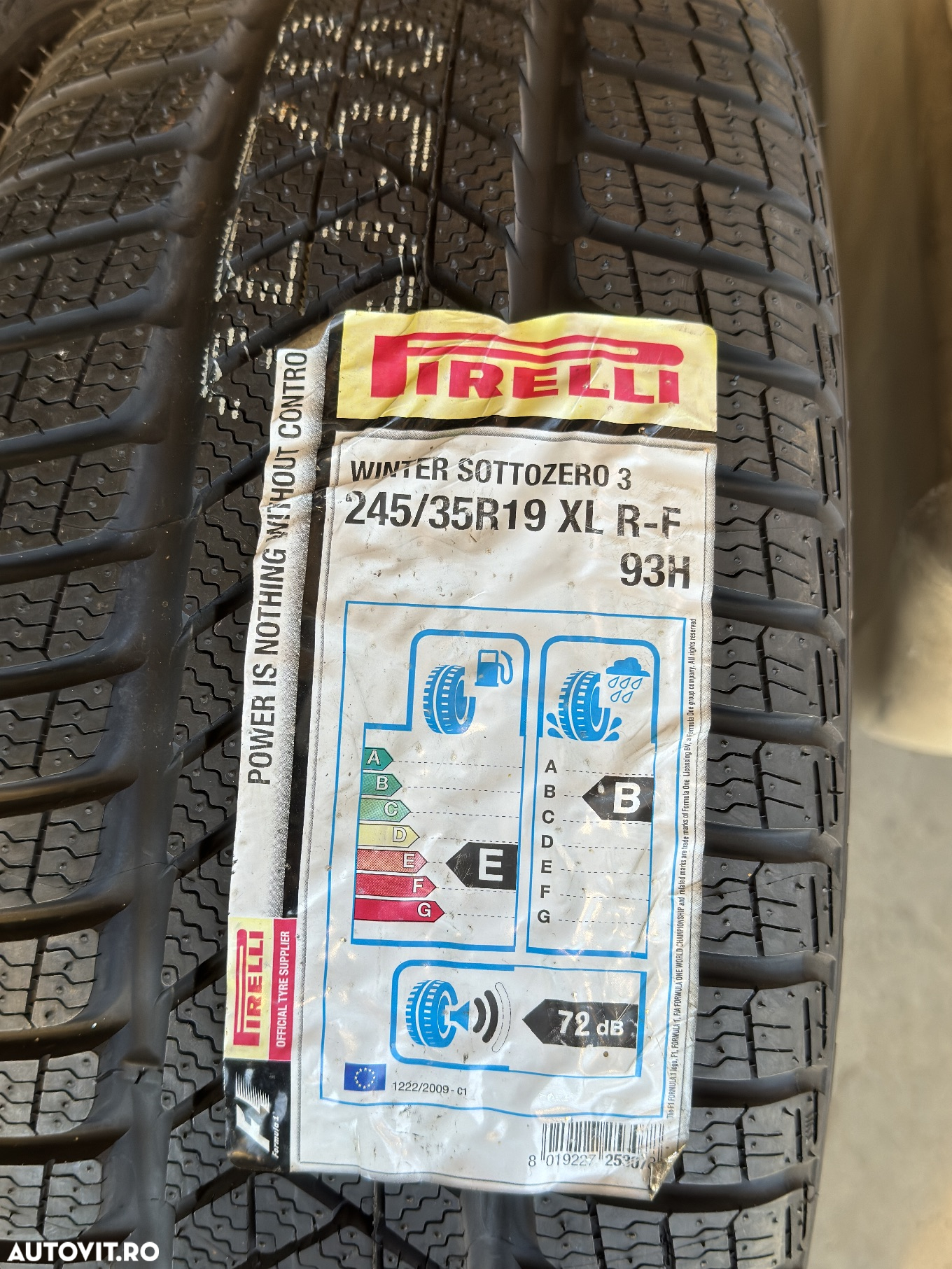 Vând 2 anvelope 245/35/19 Pirelli de iarnă noi cu runflat - 2