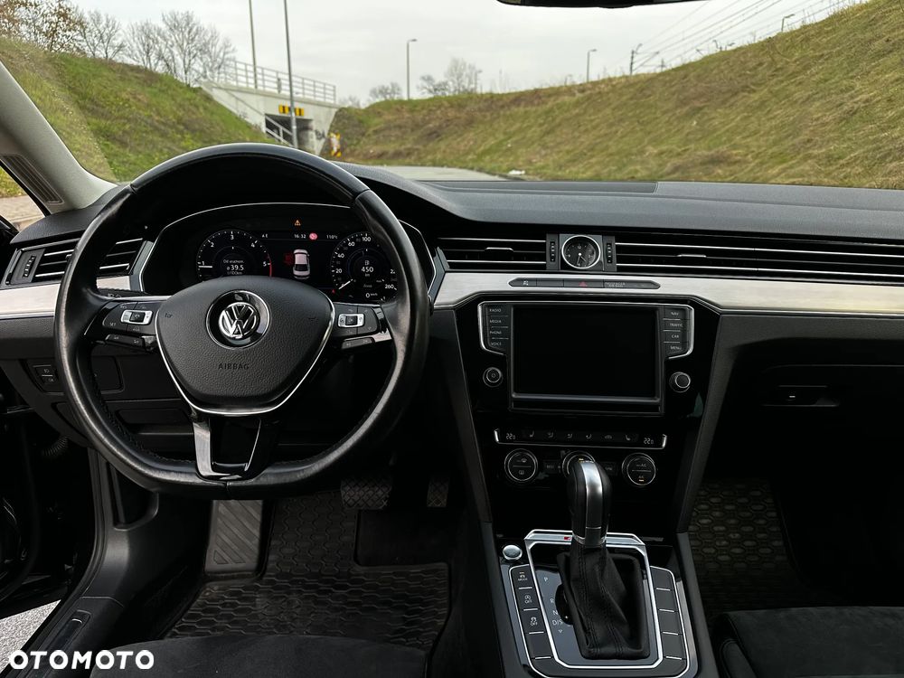 Volkswagen Passat 2.0 TDI Bi-Turbo BMT 4Mot Highline DSG - 9
